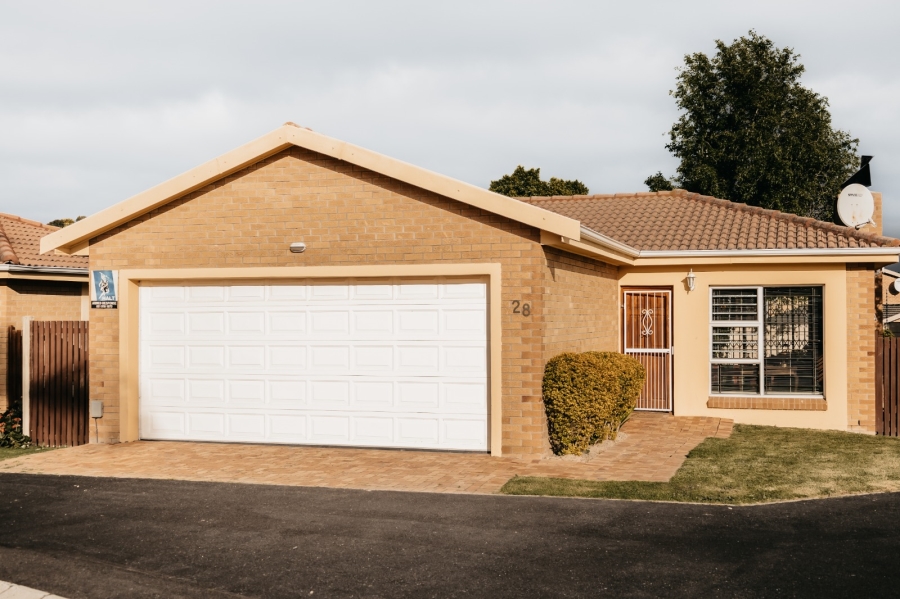 3 Bedroom Property for Sale in Sonstraal Heights Western Cape